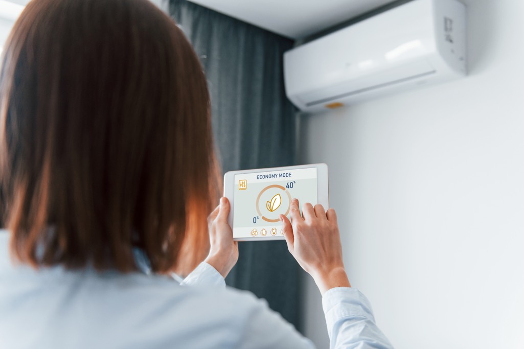 Does a heat pump cool